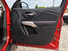 2017 Jeep Cherokee L Plus | Vented Leather | Panoroof | AS IS | - Photo 28