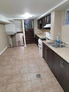 3 BEDROOM BASEMENT IN BRAMPTON - Photo 3
