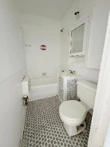 Beautiful Apartments for Rent – 1616 Ouellette Ave, Windsor - Photo 7