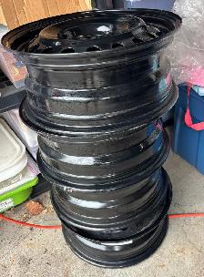 Barely used steel rims 5x114.3mm Bolt Patterns $130 - Photo 2