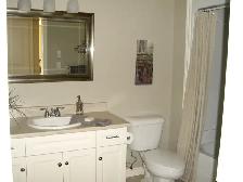 Spacious 3 Bedroom Apartment - Photo 6