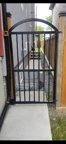 Room for Rent: Quiet, Clean, Mckernan Area - Photo 7