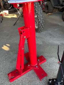 Tire changer and balancer - Photo 3