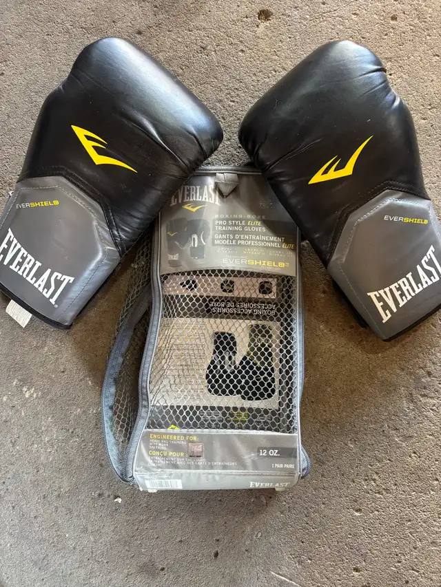Boxing gloves