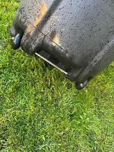 Garbage can with wheels! - Photo 2