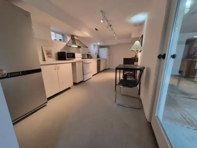 Cleaning lady job. NORTH YORK
