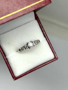 14k  7-stone diamond engagement ring - Photo 2