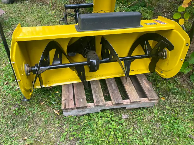souffleuse a neige John Deere