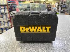 DeWalt 2 Line Cross Level (Green) - Photo 5