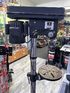 Powerfist 16 speed floor drill press - Photo 4