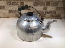 Vintage Large size Aluminum kettle - Photo 2