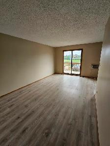 Beautiful 2 Bedroom Suite in 4-Plex Call for details 306-960-528 - Photo 4