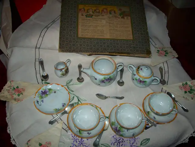 Vintage child's tea set