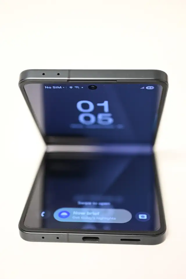 Samsung Z Flip 7 256gb like new condition