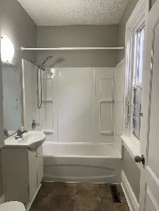3 bedrooms side by side Duplex for rent in the North end - Photo 4