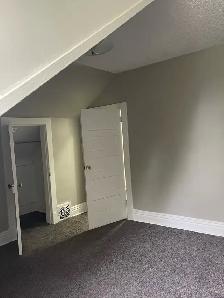 3 bedrooms side by side Duplex for rent in the North end - Photo 8