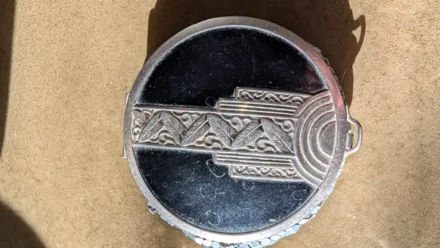 1930s art deco skyscraper compact