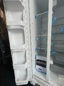 NEW 33" Whirlpool Side By Side Fridge (22 Cu.Ft) - Photo 5