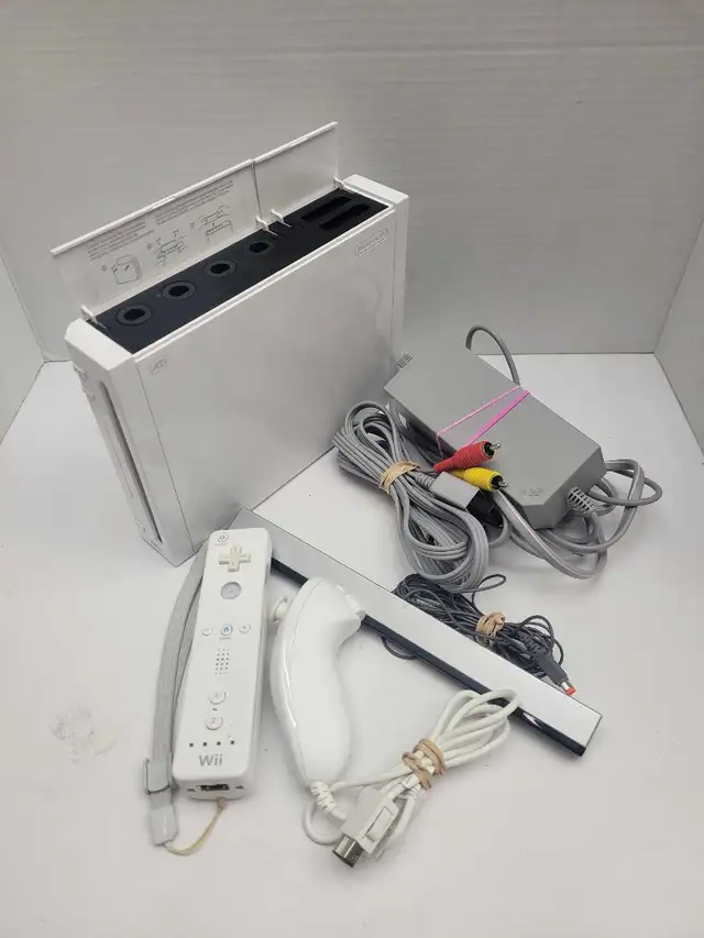 Nintendo Wii System RVL-001 GameCube Compatible
