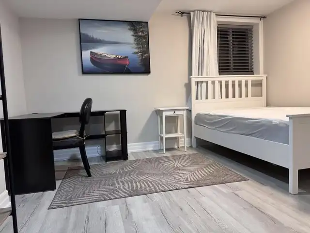 Cozy private room: Shared Basement/Monthly :$1000