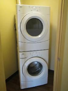 SPACIOUS CORNER APARTMENT - Photo 6