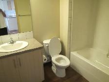 SPACIOUS CORNER APARTMENT - Photo 7
