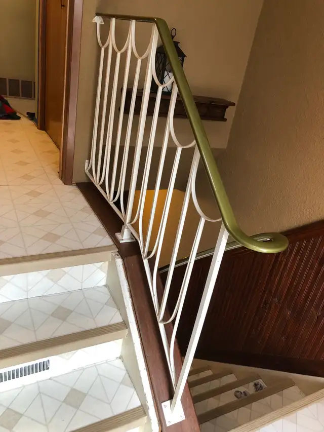 WANTED/SEEKING HANDRAIL VINYL CAPPING INSTALLER