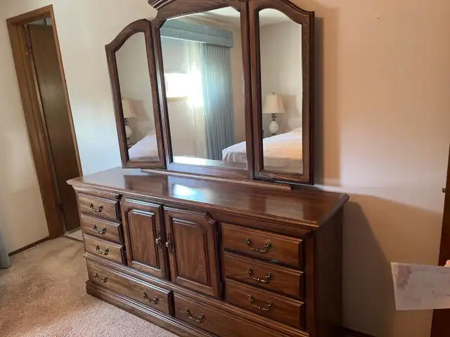 dresser with mirror
