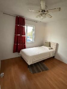Room for rent close to downtown - Photo 2