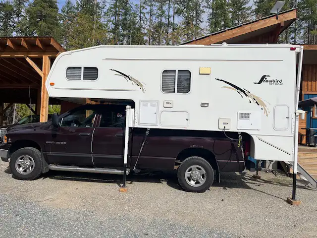 2006 Snowbird off Road 108DS Truck Camper