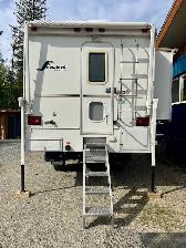 2006 Snowbird off Road 108DS Truck Camper - Photo 2