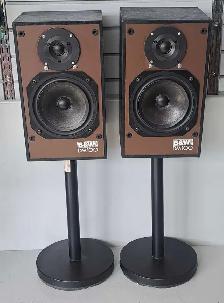 B & W DM100 Speakers With Stands (27930334)