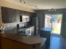 Townhouse for Rent - 2 Bed, 3 Bath - A/C, 2 Parking, Clearview - Photo 4