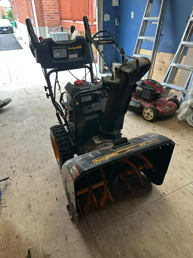 PP115E27 Poulan Pro Snow Blower for Sale