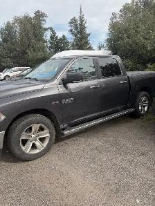 2017 Dodge RAM SLT - Photo 5