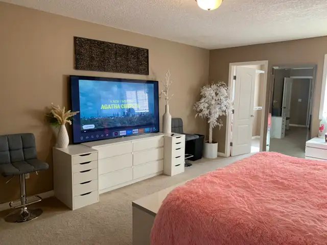 Large Furnished room with PRIVATE washroom with free parking