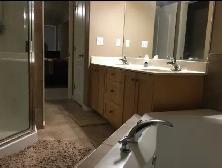 Large Furnished room with PRIVATE washroom with free parking - Photo 6