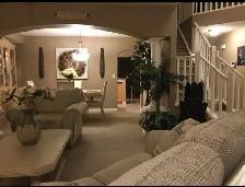 Large Furnished room with PRIVATE washroom with free parking - Photo 7