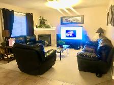 Large Furnished room with PRIVATE washroom with free parking - Photo 9