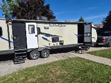 2017 Shadow Cruiser 289RBS