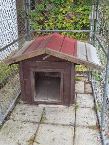 HEAVY DUTY INSULATED LARGE DOG HOUSE