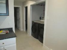 2 bedroom, 1 bath with 5 appliances - Photo 5