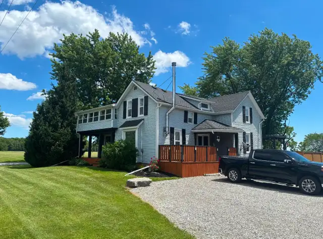 Country home with large shop and no neighbours. Call Jen Jolly