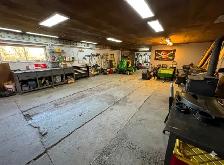 Country home with large shop and no neighbours. Call Jen Jolly - Photo 5