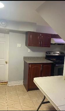 Scarborough-Large Furnished Room with Attached Private Bathroom - Photo 6