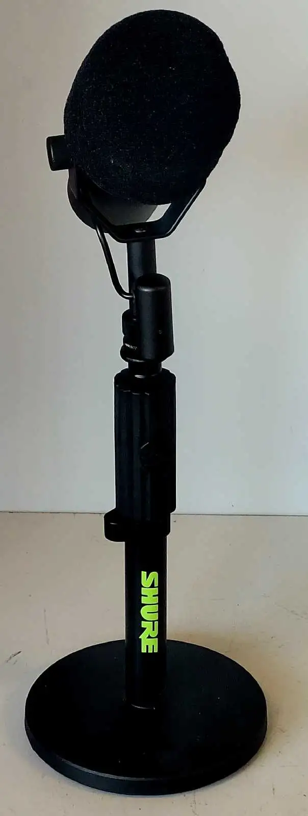 SM7B Large Diaphragm Cardioid Dynamic Microphone (32791888)