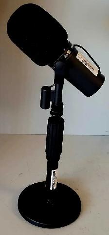 SM7B Large Diaphragm Cardioid Dynamic Microphone (32791888) - Photo 3