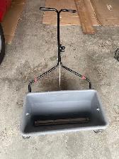 Walk behind seed spreader - Photo 5