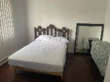 Large Room for Rent – Private Bathroom Across from Metro Cartier - Photo 4