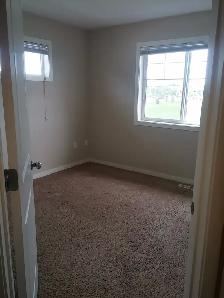 3 bed/1.5 bath Townhouse in Harbour Landing available Nov,1 - Photo 9